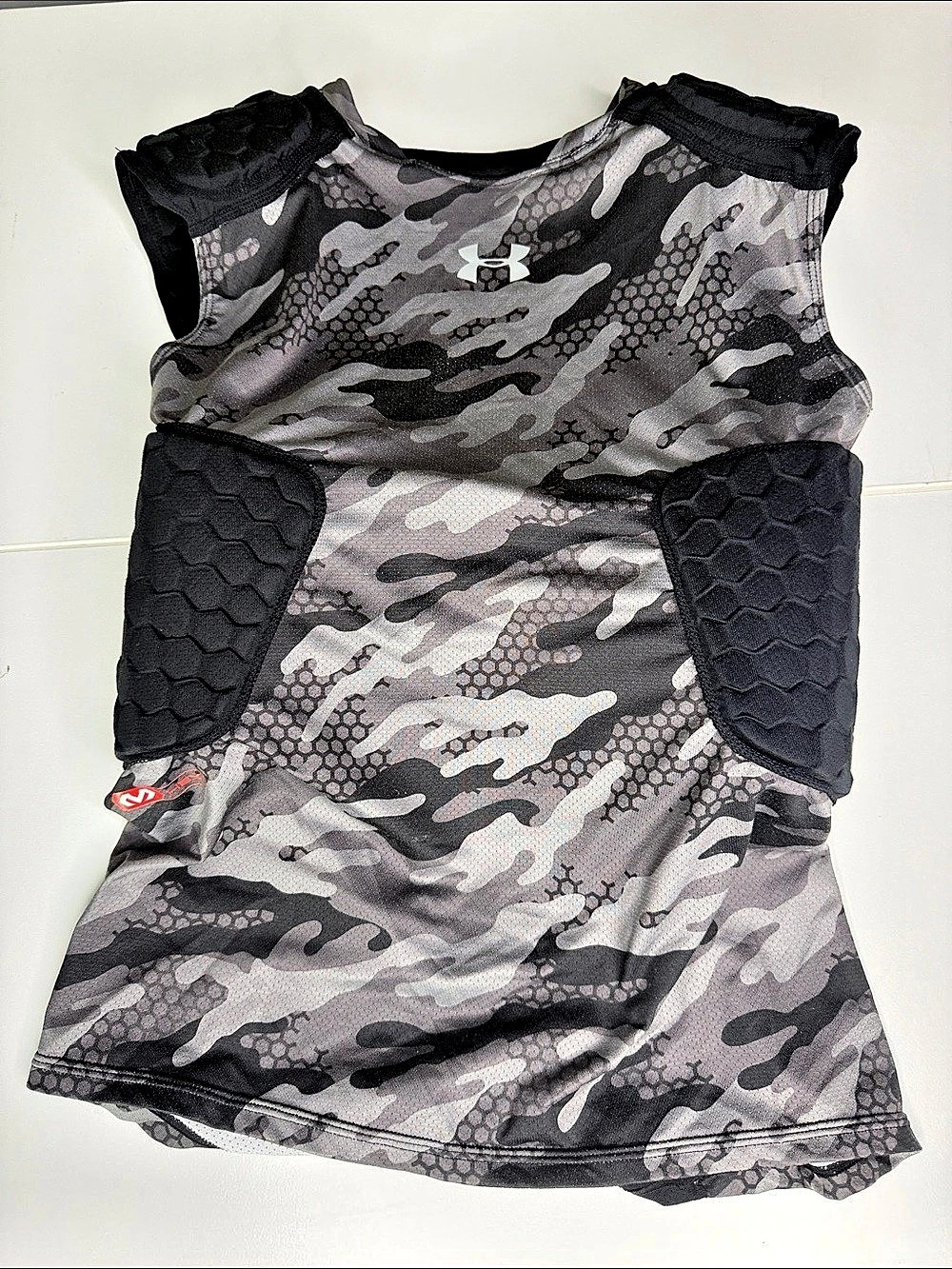 Under Armour Gameday Armour Pro 5-Pad Top Men's Camo Jersey Medium